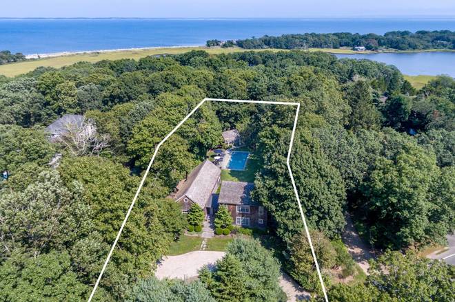 1112 Springs Fireplace Road East Hampton Ny 11937 Sold